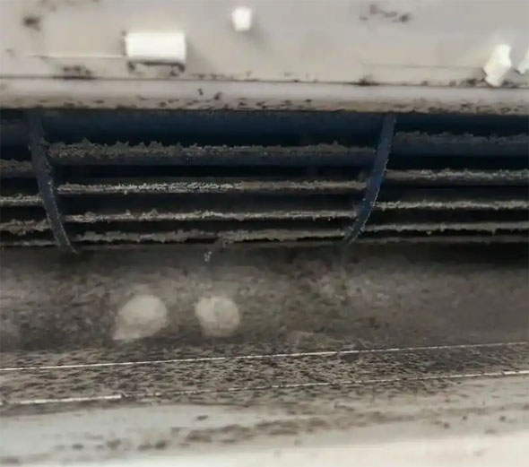 省直辖县级空调吹的风有股烧焦味是怎么回事